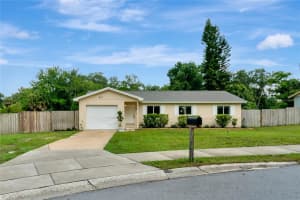 810 LAKE DR, ALTAMONTE SPRINGS, FL 32701 Sold 09/06/22