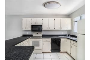 6033 34TH ST W #17, BRADENTON, FL 34210 Sold 10/28/22