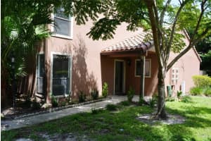 611 SAINT JOHNS CT #611, WINTER PARK, FL 32792 Sold 08/18/22