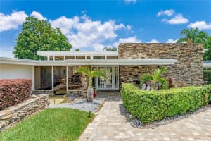 150 N SPRING LAKE DR, ALTAMONTE SPRINGS, FL 32714 Sold 10/26/22