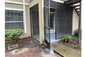 14323 HANGING MOSS CIR #102, TAMPA, FL 33613 Sold 09/01/22