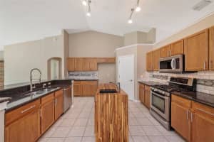 7126 COLONIAL LAKE DR, RIVERVIEW, FL 33578 Sold 02/09/23