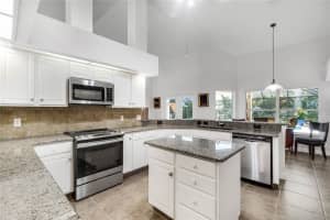 10324 Pointview Ct, Orlando, FL 32836, Sold 10/03/22