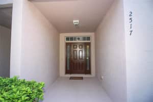 2517 Old Kent Cir, Kissimmee, FL 34758, Sold 08/27/22