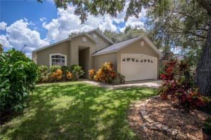 335 PINE SPRINGS DR, DEBARY, FL 32713 Sold 10/07/22