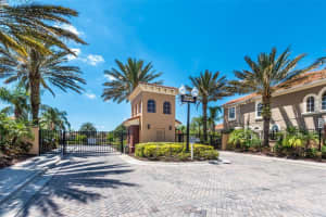 8956 DELLA SCALA CIR, ORLANDO, FL 32836 Sold 08/30/22