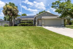 558 LAGOON DR, OVIEDO, FL 32765 Sold 02/24/23