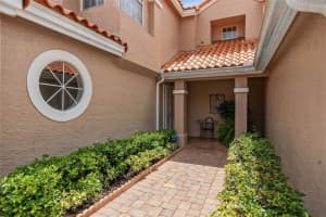 7427 SOMERSET SHORES CT, ORLANDO, FL 32819 Sold 09/07/22