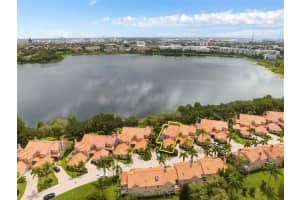 7427 SOMERSET SHORES CT, ORLANDO, FL 32819 Sold 09/07/22
