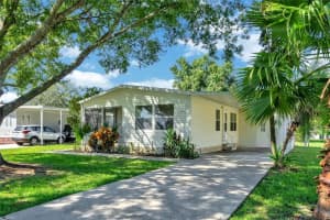 216 ELLSWORTH DR, KISSIMMEE, FL 34758 Sold 02/27/23