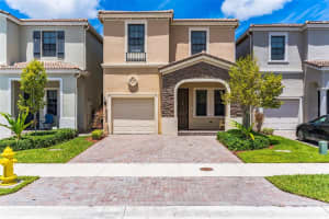 659 NE 191 ST, MIAMI, FL 33179 Sold 10/03/22