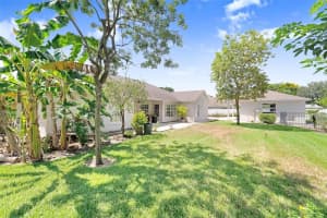633 Hull Island Dr, Oakland, FL 34787, Sold 09/17/22
