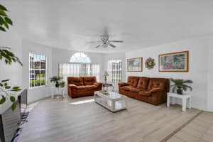 2482 Sweetwater Club Cir, Kissimmee, FL 34746, Sold 09/30/22