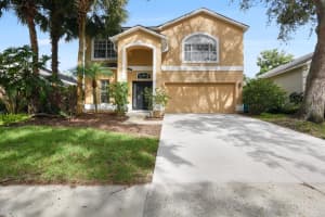 1923 CHATHAMOOR DR DR, ORLANDO, FL 32835 Sold 12/15/22