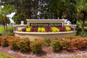 7270 WESTPOINTE BLVD #914, ORLANDO, FL 32835 Sold 12/30/22