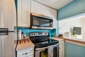 326 MANGO DR, DAVENPORT, FL 33897 Sold 10/05/22