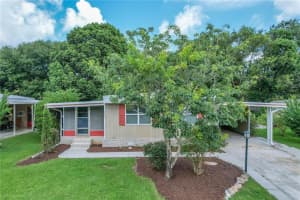 2071 BROOKSIDE DR, MOUNT DORA, FL 32757 Sold 09/23/22