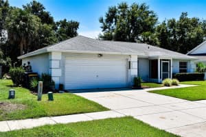 3822 BAYSHORE CIR, TAVARES, FL 32778 Sold 09/14/22