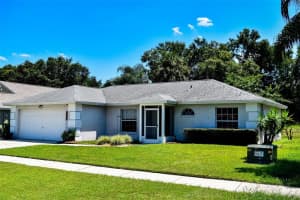 3822 BAYSHORE CIR, TAVARES, FL 32778 Sold 09/14/22