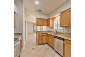 665 Lagoon Dr, Oviedo, FL 32765, Sold 09/26/22