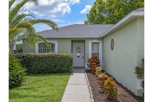 3809 Stonefield Dr, Orlando, FL 32826, Sold 09/30/22