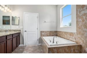 2426 CUMBERLAND CLIFF DR, RUSKIN, FL 33570 Sold 05/26/23