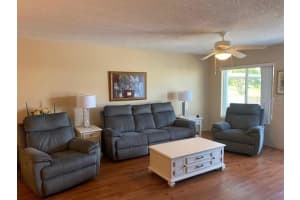 392 WINTER RIDGE BLVD #105, WINTER HAVEN, FL 33881 Sold 09/30/22
