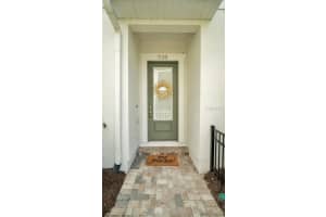 938 WILD DATE LN, LAKE MARY, FL 32746 Sold 10/07/22