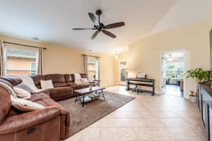 15643 CARINA DR, ORLANDO, FL 32828 Sold 09/27/22
