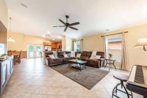 15643 CARINA DR, ORLANDO, FL 32828 Sold 09/27/22