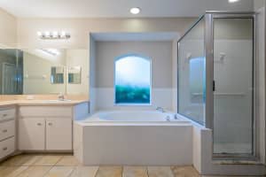 8398 SPLIT CREEK CIR, LAKELAND, FL 33809 Sold 04/28/23