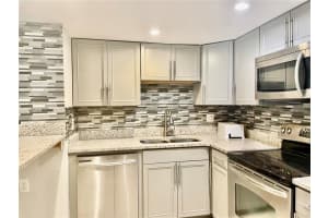 904 LAKE DESTINY RD #A, ALTAMONTE SPRINGS, FL 32714 Sold 01/10/23