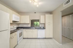 110 WILD PALM DRIVE, BRADENTON, FL 34210 Sold 10/26/23