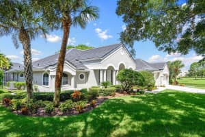 2136 CAIRNS CT, ORLANDO, FL 32835 Sold 09/30/22