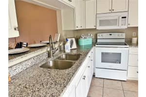 7602 GOLDEN GLENN DR, ORLANDO, FL 32807 Sold 04/13/23