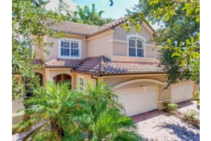 8233 TIVOLI DR, ORLANDO, FL 32836 Sold 11/16/22
