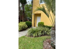 3084 YELLOW LANTANA LN, KISSIMMEE, FL 34747 Sold 03/03/23