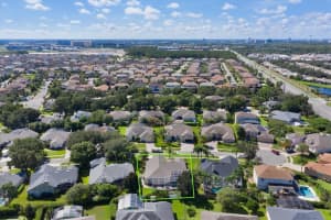 8637 DOVER OAKS CT, ORLANDO, FL 32836 Sold 10/19/22
