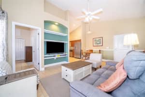 899 DAVID WALKER DR #D-8, TAVARES, FL 32778 Sold 02/21/23