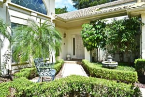 2402 SWEETWATER COUNTRY CLUB DR, APOPKA, FL 32712 Sold 11/18/22
