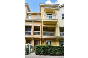 1508 LAKE GEORGE DR #D, LAKE MARY, FL 32746 Sold 12/08/22
