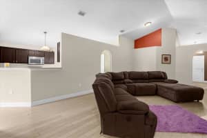 331 FAIRFIELD DR, SANFORD, FL 32771 Sold 10/17/22