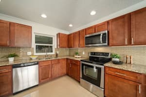 521 GREEN BRIAR BLVD, ALTAMONTE SPRINGS, FL 32714 Sold 11/10/22
