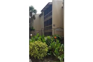 586 ORANGE DR #122, ALTAMONTE SPRINGS, FL 32701 Sold 02/16/23