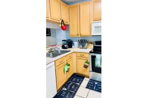 2901 WOODLANDS PARK CT, LAKE MARY, FL 32746 Sold 10/28/22