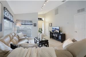 763 Sonja Cir, Davenport, FL 33897, Sold 11/18/22