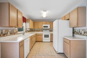 181 Lynn St, Oviedo, FL 32765, Sold 02/07/23
