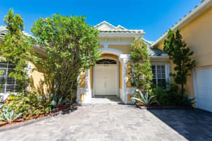 14449 DOVER FOREST DRIVE, ORLANDO, FL 32828 Sold 04/05/23