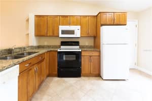 103 SHADY OAK DR, SANFORD, FL 32773 Sold 02/09/23