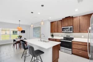 1092 EAGLE TREE LN, SANFORD, FL 32771 Sold 12/14/22